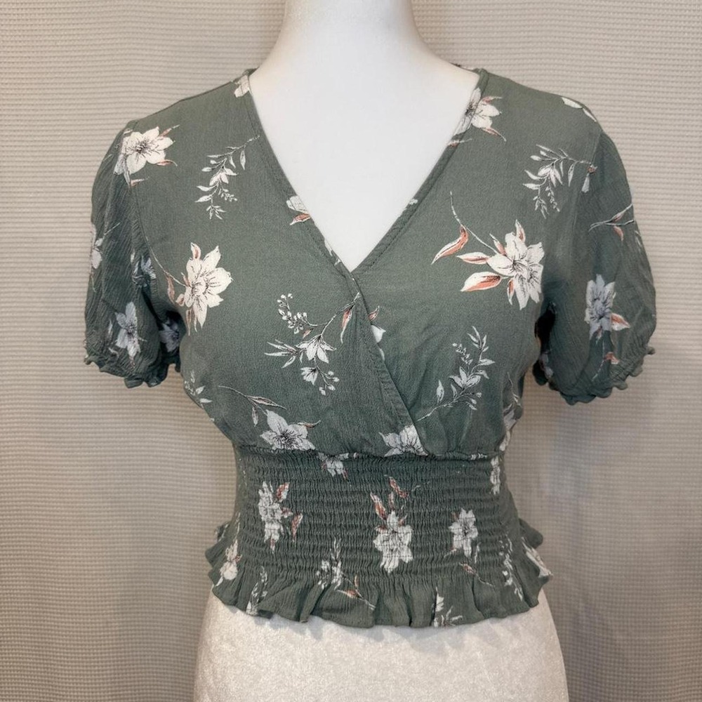 Paper Crane Floral Surplice Smocked Waist Crop Top Green Small